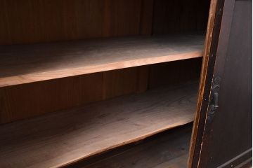 和製アンティーク　前面ヒノキ材　古い木の味わいが楽しめる重厚な佇まいの箪笥サイドボード(水屋箪笥、収納箪笥、収納棚)(R-047352)