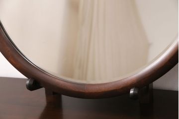 中古　松本民芸家具　西洋アンティークのような雰囲気を感じさせる、丸型一面鏡のドレッサー(鏡台、ミラー)(定価約34万円)(R-047355)