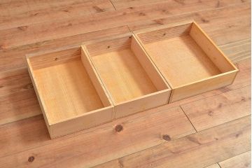 和製アンティーク　味わい深い木肌が魅力的な前面桐材製の戸棚(テレビ台、ローボード)(R-047358)