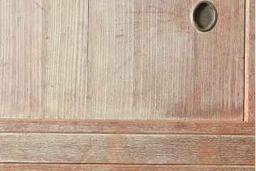 和製アンティーク　味わい深い木肌が魅力的な前面桐材製の戸棚(テレビ台、ローボード)(R-047358)