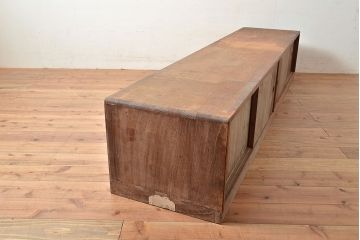 和製アンティーク　味わい深い木肌が魅力的な前面桐材製の戸棚(テレビ台、ローボード)(R-047358)