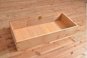 和製アンティーク　使い込まれた木肌が味わい深い前面桐材製の箪笥ローボード(引き出し、チェスト、テレビ台)(R-047360)