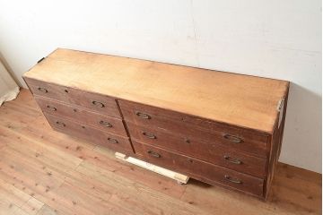 和製アンティーク　使い込まれた木肌が味わい深い前面桐材製の箪笥ローボード(引き出し、チェスト、テレビ台)(R-047360)