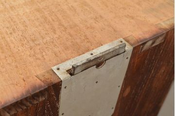 和製アンティーク　使い込まれた木肌が味わい深い前面桐材製の箪笥ローボード(引き出し、チェスト、テレビ台)(R-047360)