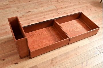 イギリスアンティーク　高級品　華やかな意匠が詰まったマホガニー材製のキャビネット(収納棚、戸棚、サイドボード、ドレッサー、鏡)(R-047368)