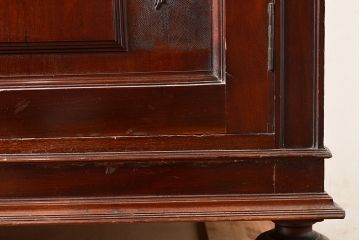 イギリスアンティーク　高級品　華やかな意匠が詰まったマホガニー材製のキャビネット(収納棚、戸棚、サイドボード、ドレッサー、鏡)(R-047368)