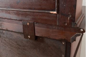 イギリスアンティーク　高級品　華やかな意匠が詰まったマホガニー材製のキャビネット(収納棚、戸棚、サイドボード、ドレッサー、鏡)(R-047368)