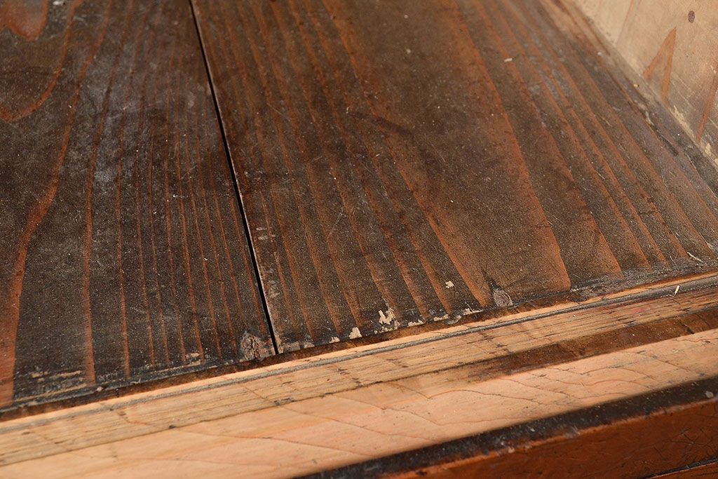 和製アンティーク　上質な空間づくりにおすすめ!前面にヒノキ材とケヤキ材を使った高級感漂う戸棚(収納棚、キャビネット)(R-047369)