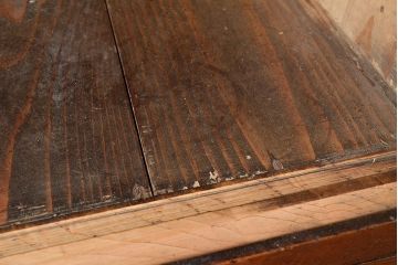 和製アンティーク　上質な空間づくりにおすすめ!前面にヒノキ材とケヤキ材を使った高級感漂う戸棚(収納棚、キャビネット)(R-047369)