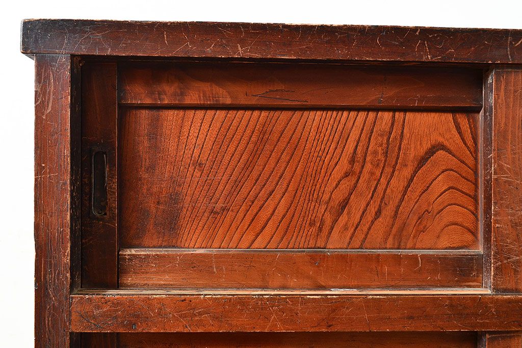 和製アンティーク　上質な空間づくりにおすすめ!前面にヒノキ材とケヤキ材を使った高級感漂う戸棚(収納棚、キャビネット)(R-047369)