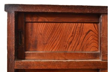 和製アンティーク　上質な空間づくりにおすすめ!前面にヒノキ材とケヤキ材を使った高級感漂う戸棚(収納棚、キャビネット)(R-047369)