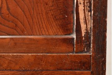 和製アンティーク　上質な空間づくりにおすすめ!前面にヒノキ材とケヤキ材を使った高級感漂う戸棚(収納棚、キャビネット)(R-047369)