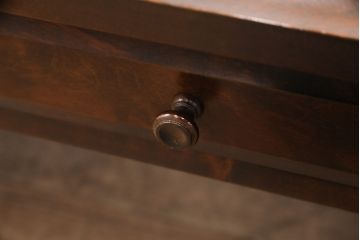 中古　北海道民芸家具　落ち着いた色合いがシックな雰囲気を漂わせる文机(片袖机、在宅ワーク、在宅用デスク)(R-047370)
