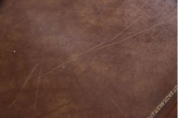 フランスアンティーク　マホガニー材　希少!真鍮製の装飾が高級感を漂わせるレザートップテーブル(ワークデスク、机、在宅ワーク、在宅用)(R-047371)