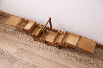 アンティーク雑貨　松本民芸家具　絶版品!希少!　木の温もりを感じる脚付きソーイングボックス(針箱、裁縫箱)(R-047377)