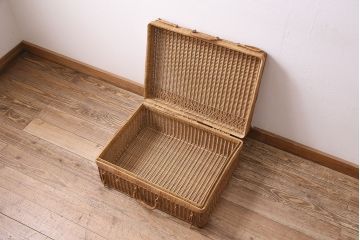 ヴィンテージ雑貨　激レア!大きめサイズのトランク型バスケット(かご、カゴ、小物収納、ビンテージ)(R-047378)