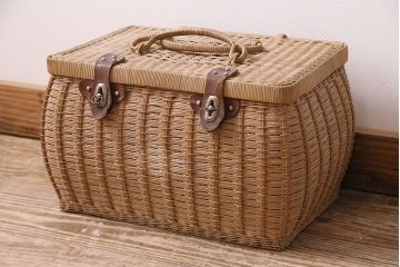 アンティーク雑貨　ぽってりとしたフォルムが可愛いバスケット(鞄、カゴ、小物収納)(R-047379)
