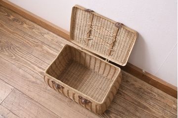 アンティーク雑貨　ぽってりとしたフォルムが可愛いバスケット(鞄、カゴ、小物収納)(R-047379)