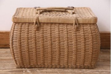 アンティーク雑貨　ぽってりとしたフォルムが可愛いバスケット(鞄、カゴ、小物収納)(R-047379)
