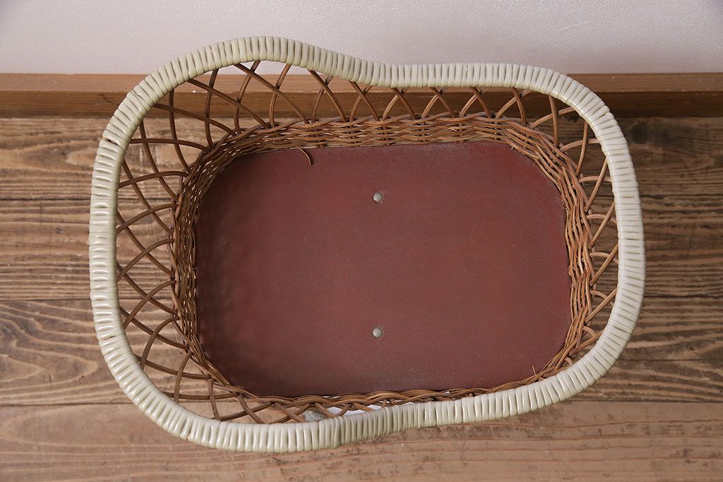 アンティーク雑貨　昭和中期　Tanimoto　レトロな佇まいが可愛らしいベビースケール(赤ちゃん体重計、ベビー秤、籠付き、バスケット)(R-047380)