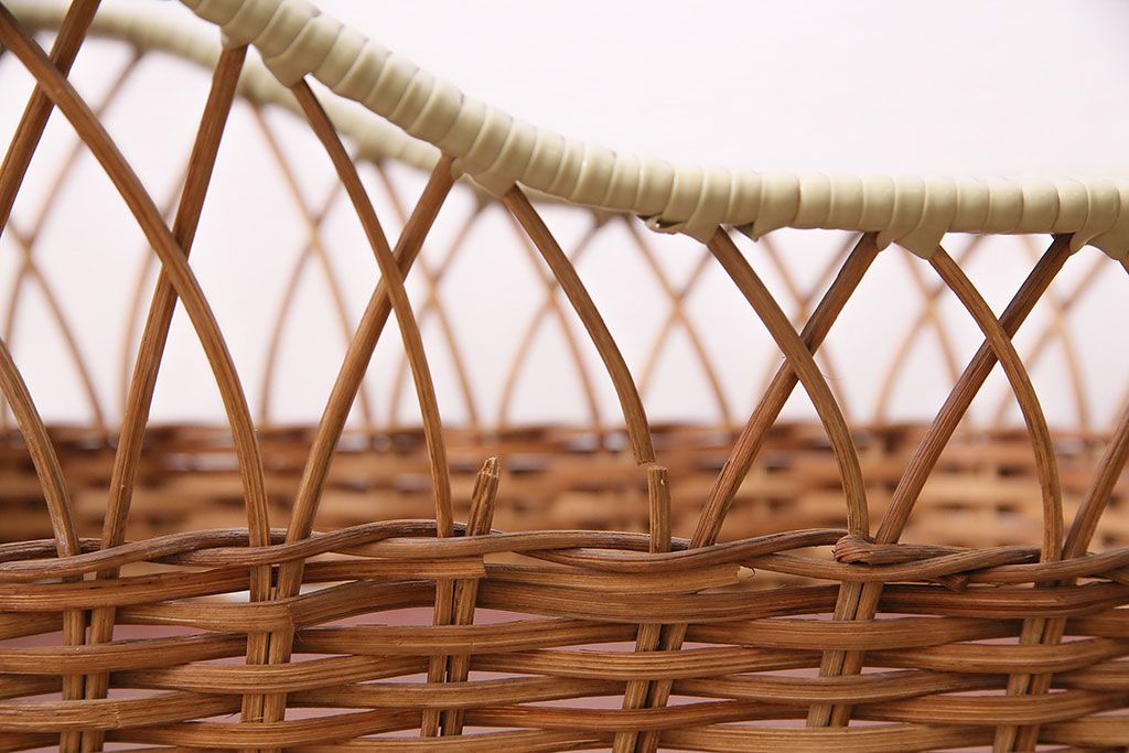 アンティーク雑貨　昭和中期　Tanimoto　レトロな佇まいが可愛らしいベビースケール(赤ちゃん体重計、ベビー秤、籠付き、バスケット)(R-047380)