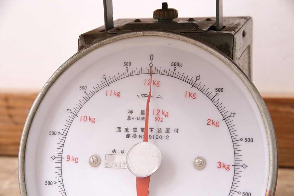 アンティーク雑貨　昭和中期　Tanimoto　レトロな佇まいが可愛らしいベビースケール(赤ちゃん体重計、ベビー秤、籠付き、バスケット)(R-047380)