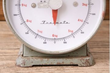 アンティーク雑貨　昭和中期　Tanimoto　レトロな佇まいが可愛らしいベビースケール(赤ちゃん体重計、ベビー秤、籠付き、バスケット)(R-047380)