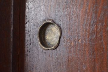 和製アンティーク　レトロな雰囲気たっぷり!シンプルなデザインの重ね戸棚(食器棚、収納棚)(R-047382)