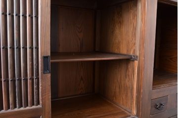 ビンテージ　民芸家具　総ヒノキ材製　1970年頃につくられた和の空間づくりにぴったりな水屋箪笥(重ね箪笥、収納棚、戸棚、ヴィンテージ)(R-047385)
