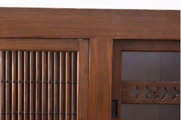 ビンテージ　民芸家具　総ヒノキ材製　1970年頃につくられた和の空間づくりにぴったりな水屋箪笥(重ね箪笥、収納棚、戸棚、ヴィンテージ)(R-047385)