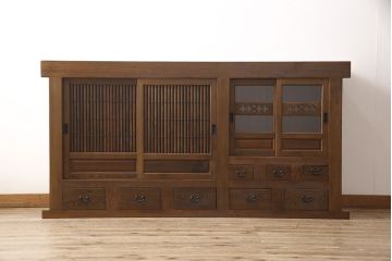 ビンテージ　民芸家具　総ヒノキ材製　1970年頃につくられた和の空間づくりにぴったりな収納棚(水屋箪笥、サイドボード、戸棚、ヴィンテージ)(R-047386)