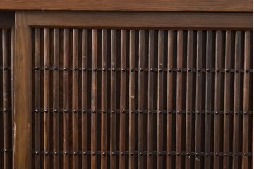 ビンテージ　民芸家具　総ヒノキ材製　1970年頃につくられた和の空間づくりにぴったりなサイドボード(水屋箪笥、収納箪笥、収納棚、戸棚、ヴィンテージ)(R-047387)