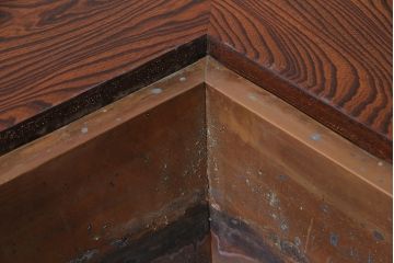 中古　民芸家具　ケヤキ材の迫力ある杢目が楽しめる重厚感抜群の木製火鉢(囲炉裏)(R-047394)