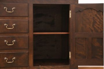 中古　松本民芸家具　クラシカルなデザインがお洒落なF型サイドボード(定価約53万円)(収納棚)(R-047395)