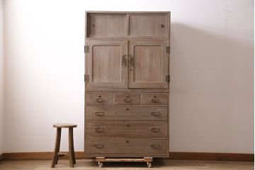 昭和レトロ　桐材　年月を重ねた味わい深さ漂う重ね箪笥(衣装箪笥、着物箪笥、整理箪笥、桐箪笥、桐たんす)(R-047401)