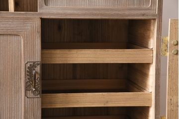 昭和レトロ　桐材　年月を重ねた味わい深さ漂う重ね箪笥(衣装箪笥、着物箪笥、整理箪笥、桐箪笥、桐たんす)(R-047401)