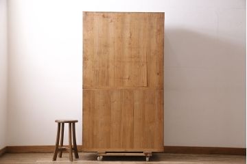 昭和レトロ　桐材　年月を重ねた味わい深さ漂う重ね箪笥(衣装箪笥、着物箪笥、整理箪笥、桐箪笥、桐たんす)(R-047401)