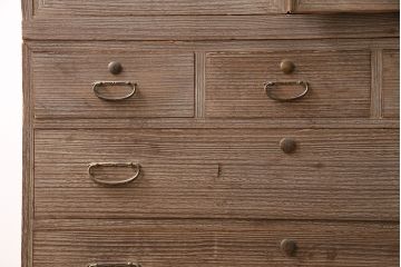 昭和レトロ　桐材　年月を重ねた味わい深さ漂う衣装箪笥(整理箪笥、和タンス、桐箪笥、桐たんす)(R-047403)