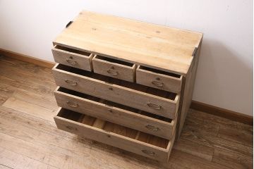 昭和レトロ　桐材　年月を重ねた味わい深さ漂う衣装箪笥(整理箪笥、和タンス、桐箪笥、桐たんす)(R-047403)