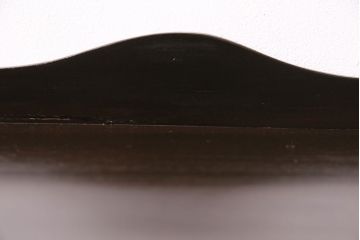 イギリスアンティーク　ウォールナット材　象嵌細工　ラウンド型のフォルムが可愛らしいサイドキャビネット(収納棚、飾り台)(R-047404)