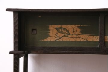 和製ヴィンテージ　指物家具　桑材の渋い木肌が和の趣を感じさせる飾り棚(茶棚、ビンテージ)(R-047405)