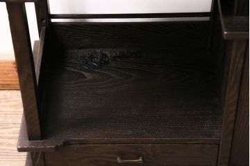 和製ヴィンテージ　指物家具　桑材の渋い木肌が和の趣を感じさせる飾り棚(茶棚、ビンテージ)(R-047405)