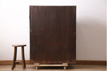 和製アンティーク　閂(かんぬき)付き　重厚な金具が目を引く漆塗りの松本衣装箪笥(引き出し、チェスト)(R-047406)