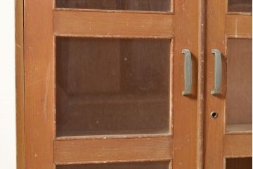 昭和レトロ　シンプルさが魅力的!温かみのある栓材製収納棚(戸棚、キャビネット)(R-047407)