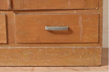 昭和レトロ　シンプルさが魅力的!温かみのある栓材製収納棚(戸棚、キャビネット)(R-047407)