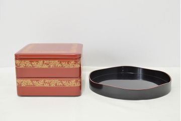 輪島塗　朱塗　信夫　沈金　木製二段重　/　奥田五右衛門　木製お盆(漆器)(R-047427)