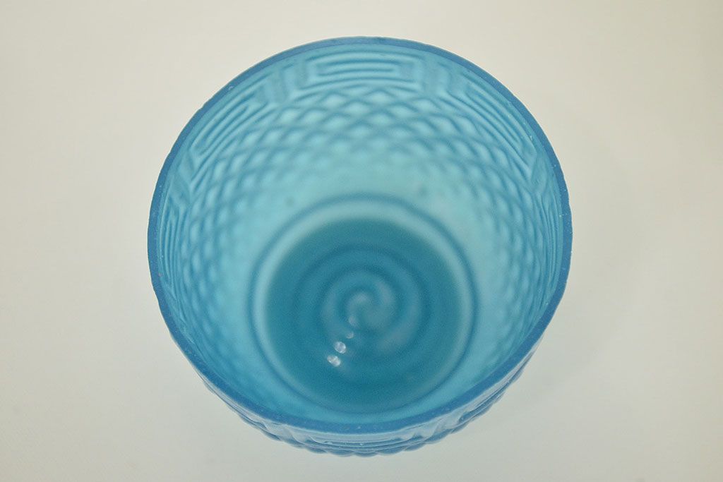 古い　霰雷文型吹きガラス盃(江戸ガラス、ギヤマン、ぎやまん)(R-047433)