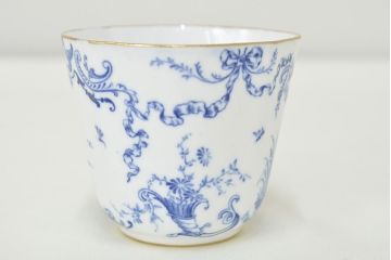 イギリス　1898年　ロイヤルクラウンダービー　印判花籠図　モカカップ&ソーサー(ROYAL CROWN DERBY、洋食器)(R-047442)