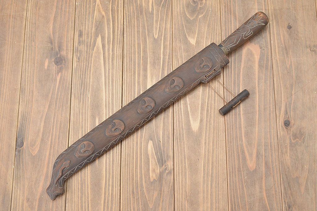古い　アイヌ?　木刀　彫刻　お土産(郷土民芸品)(R-047460)