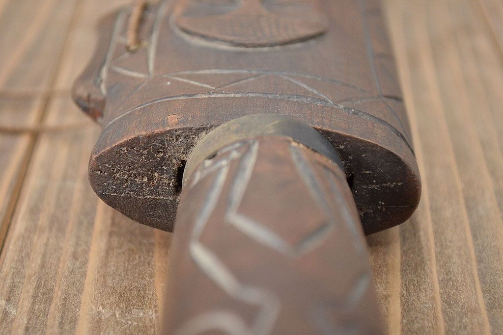 古い　アイヌ?　木刀　彫刻　お土産(郷土民芸品)(R-047460)